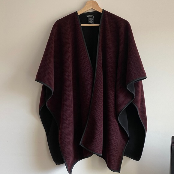 Sweaters - Burgundy Patterned Shawl / Original